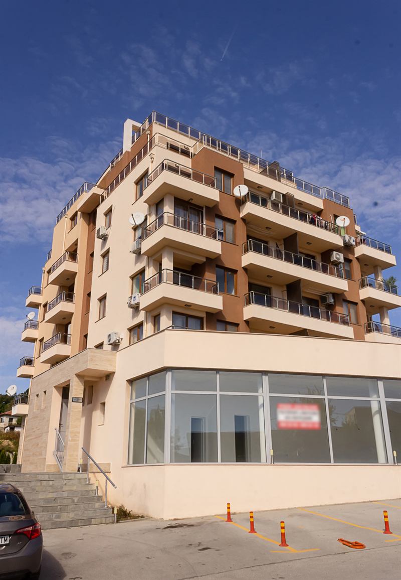 Exterior of the apartment building in Kabakum